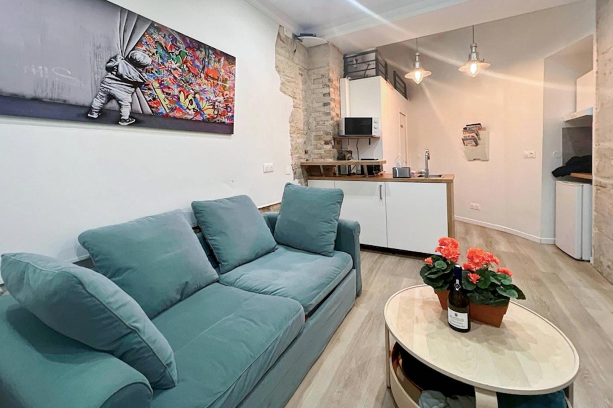 Ideally Located And Atypical Apartment In París Exterior foto